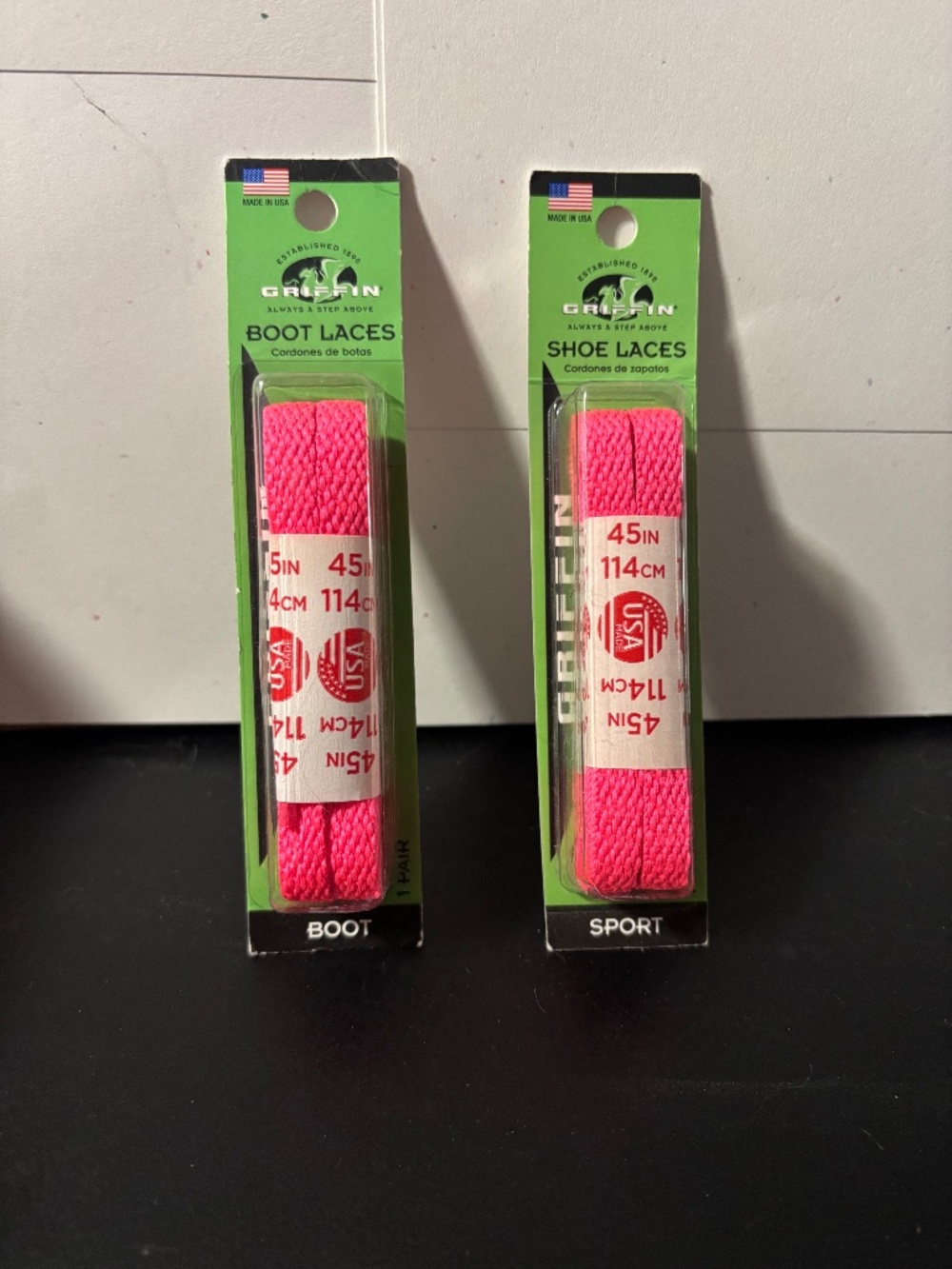 Sport/ Book pink shoe laces